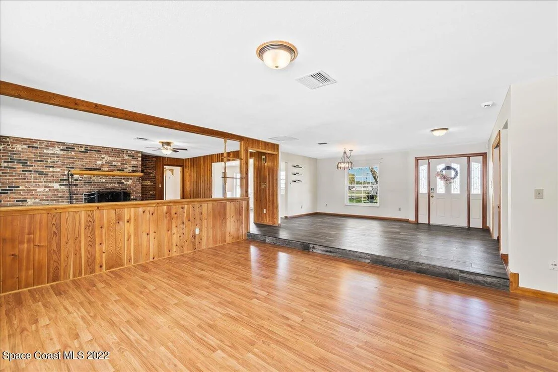 Photo of 3685 Burkholm Road