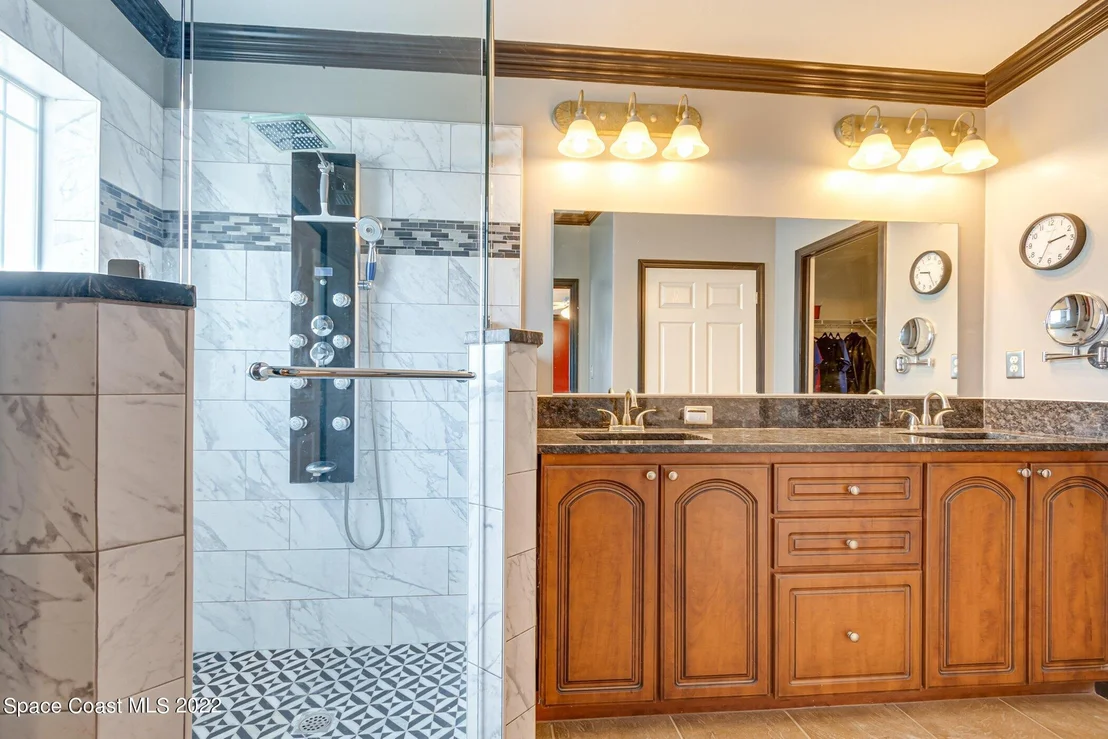 Photo of 1075 Lindholm Place