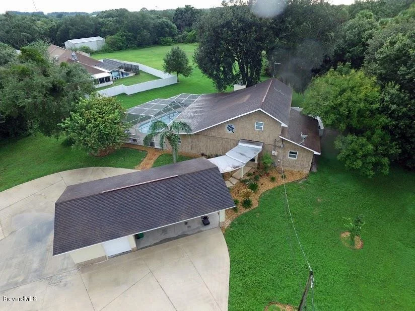 Photo of 385 N Range Road