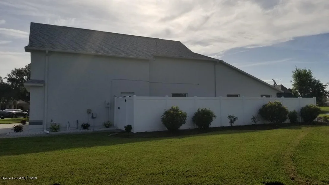 Photo of 835 Laurel Drive