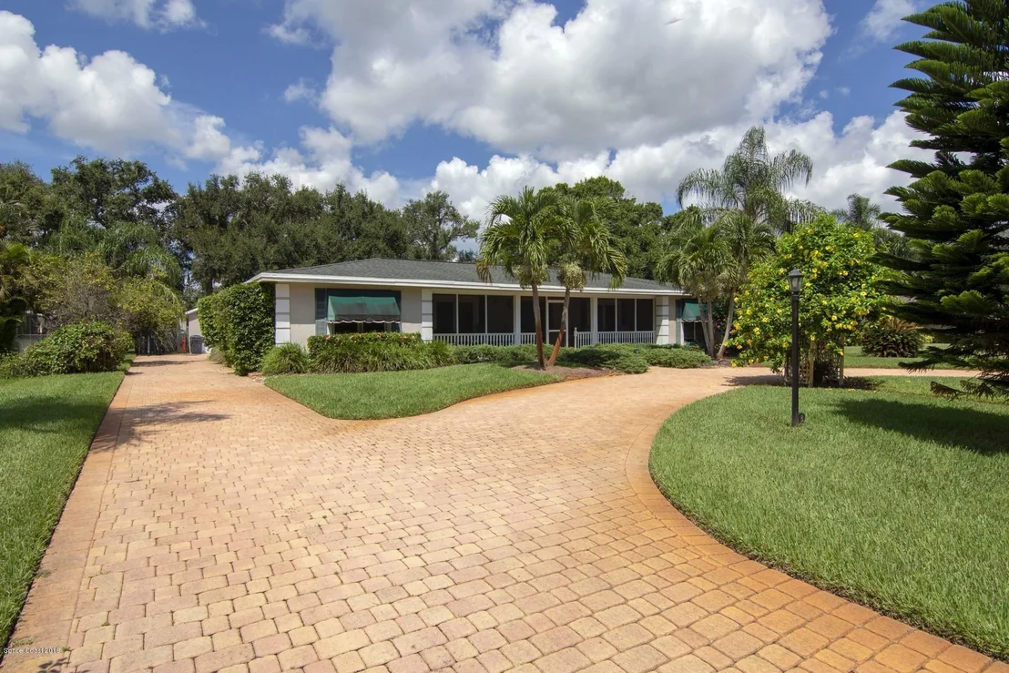 Photo of 3007 Golfview Drive