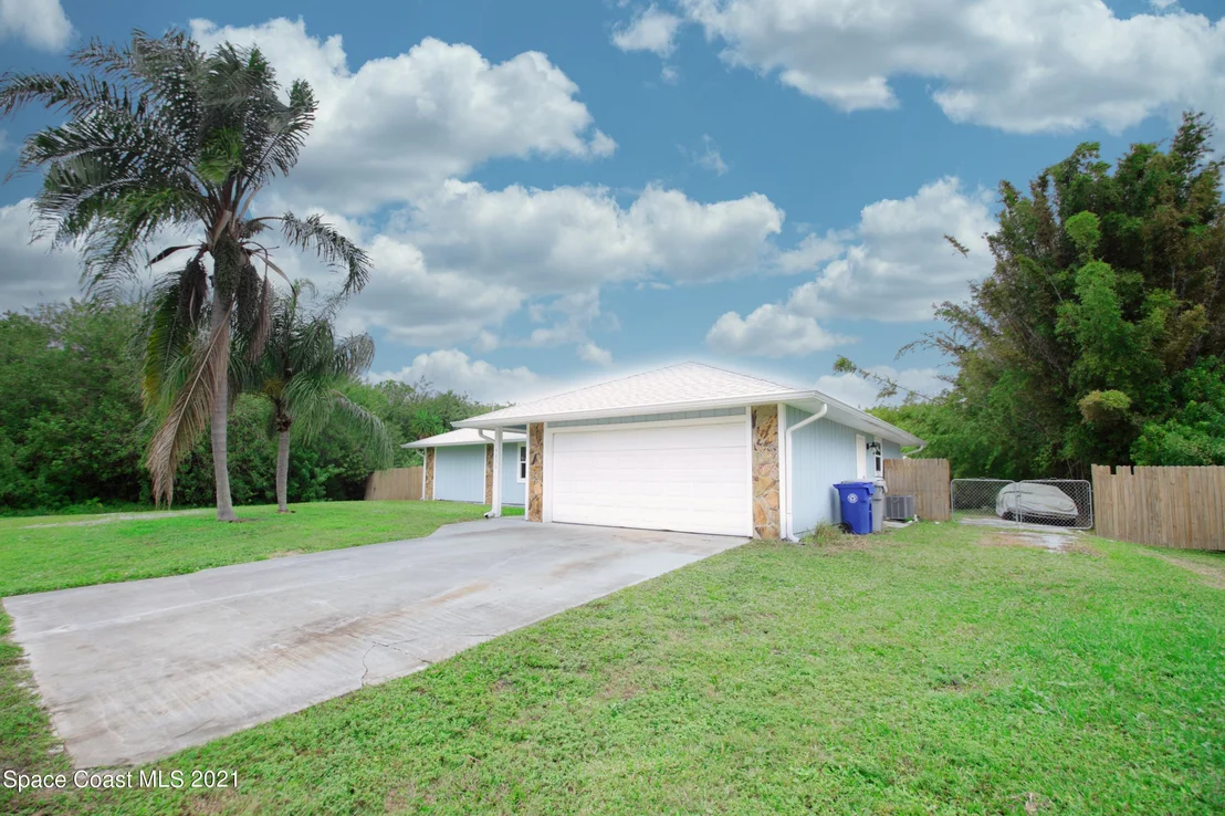 Photo of 9026 85th Place