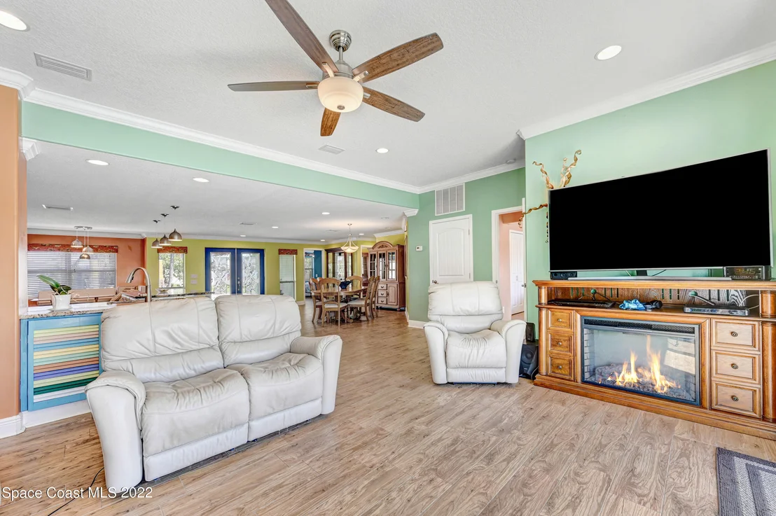 Photo of 414 Thrush Drive