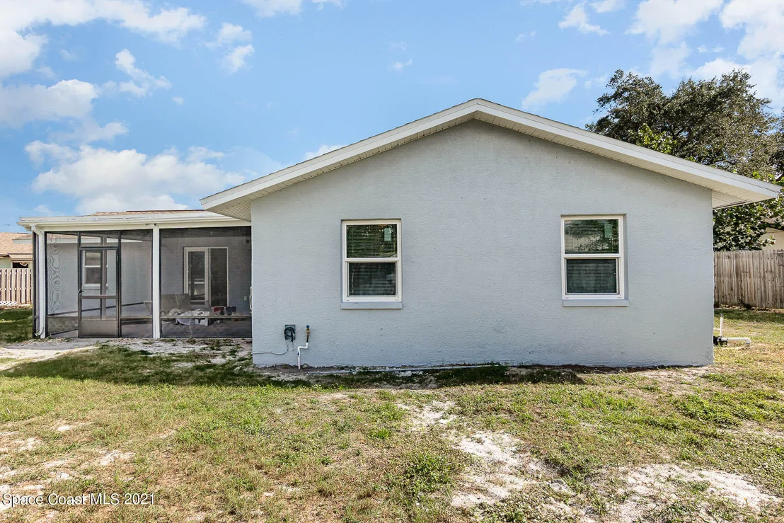 Photo of 646 Ford Circle W