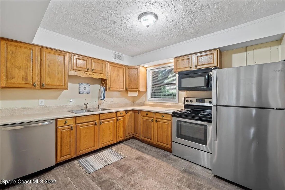 Photo of 283 N Burnett Road