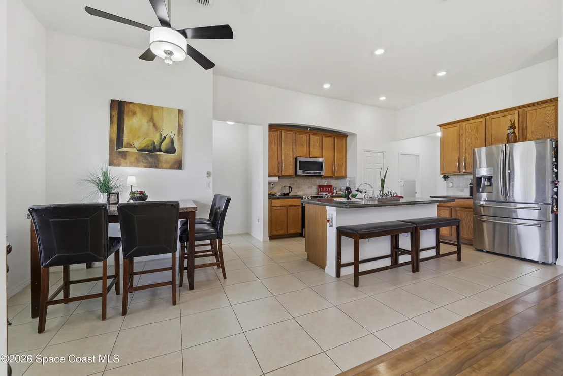Photo of 1121 Morgan Circle NE