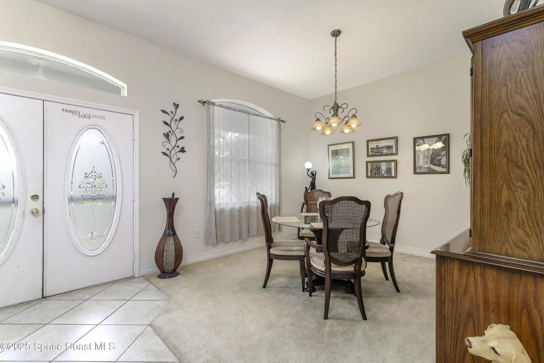 Photo of 386 Valencia Road