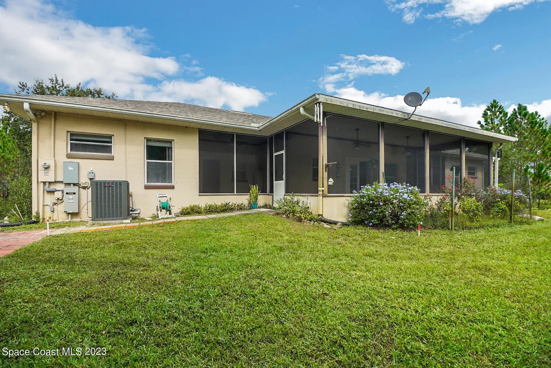 Photo of 1001 Shellcracker Road