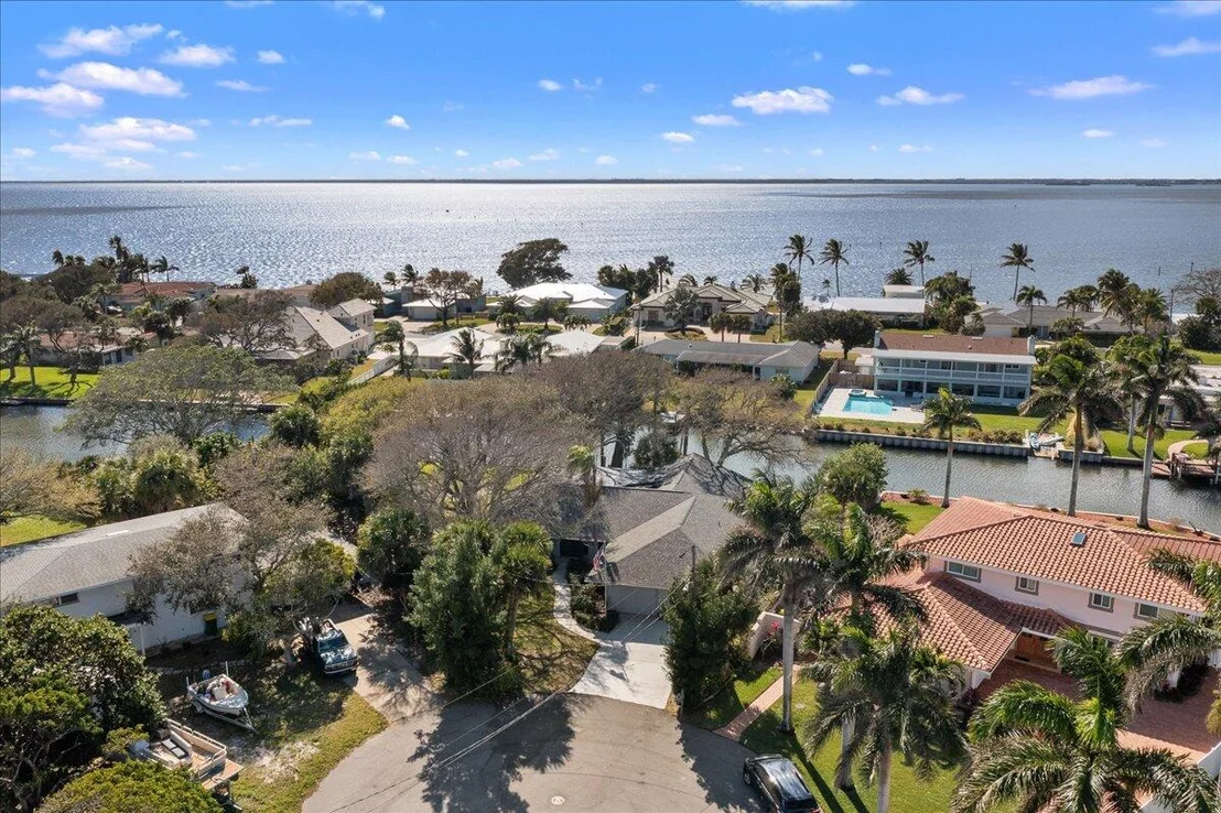 Photo of 1748 Bay Shore Drive