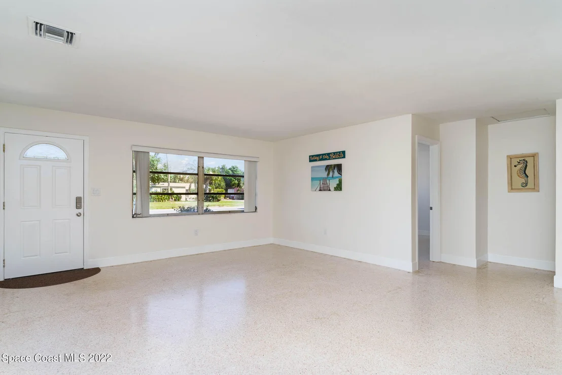 Photo of 1126 Pinetree Drive