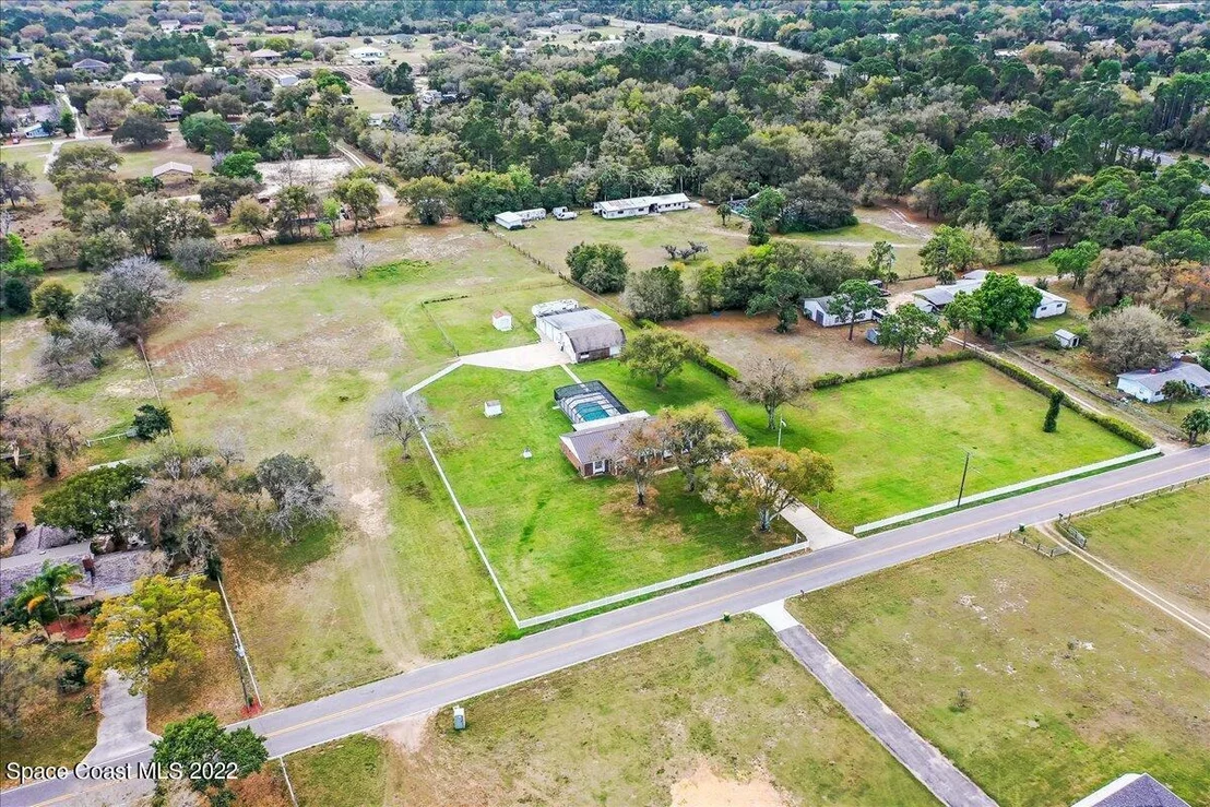 Photo of 3685 Burkholm Road