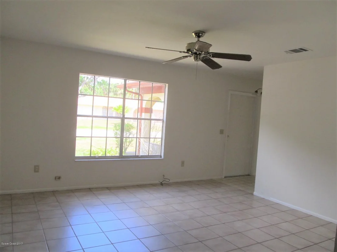 Photo of 1500 Van Eck Road NE