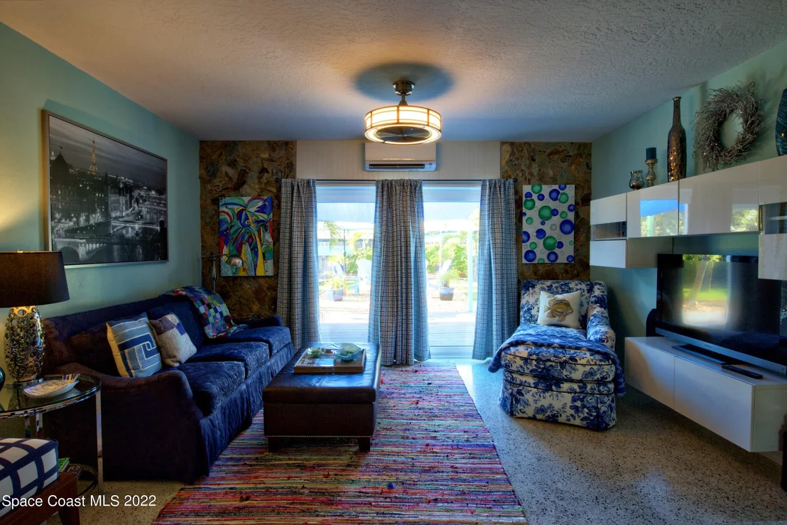 Photo of 153 Clairbourne Avenue