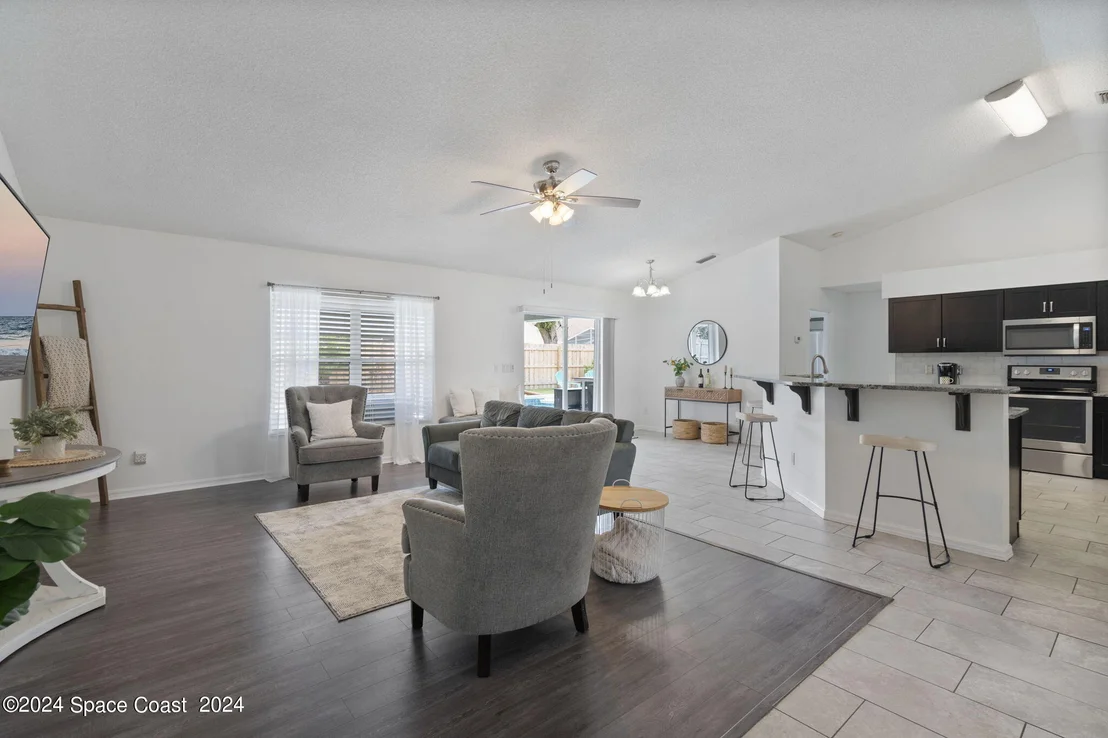 Photo of 1049 Jacaranda Circle