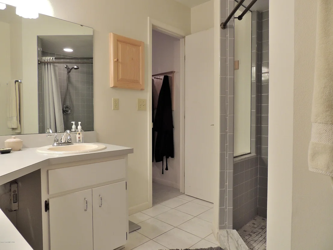 Photo of 1801 Laurel Oak Drive N