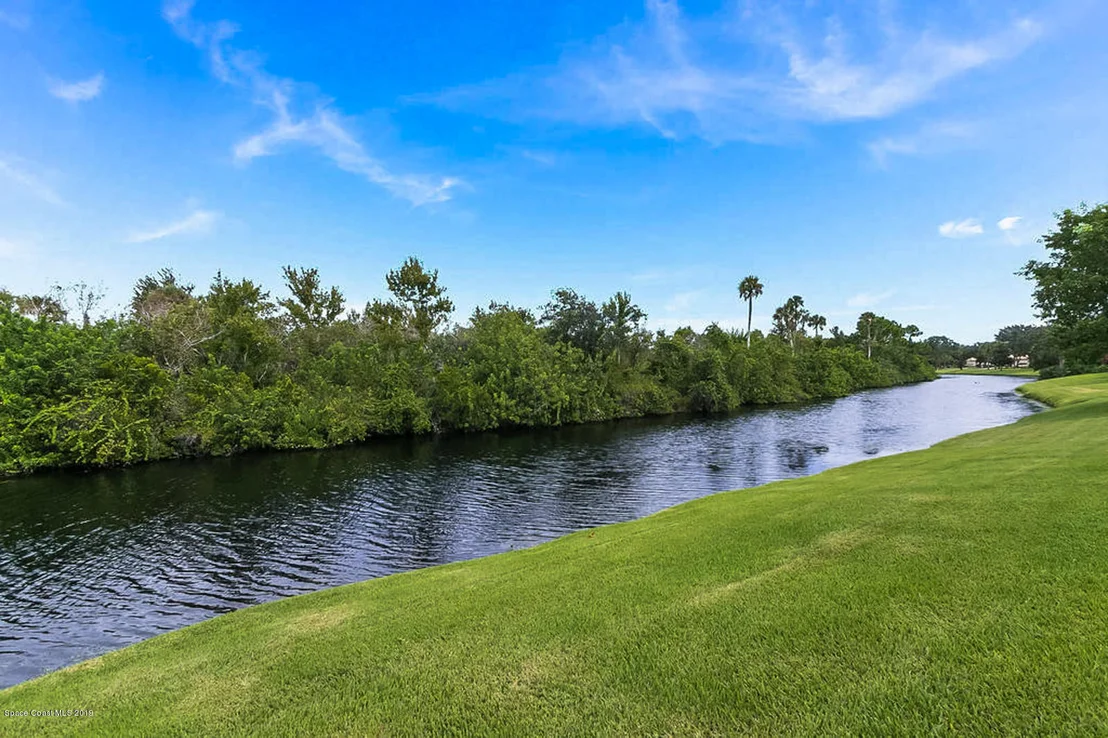 Photo of 925 Palm Brook Drive