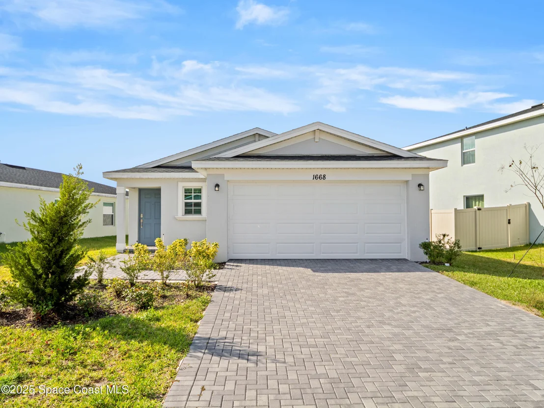 Photo of 1668 Colebrook Circle SW