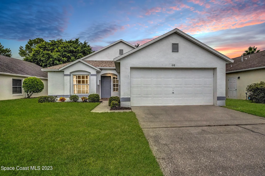 Photo of 958 Pine Creek Circle NE