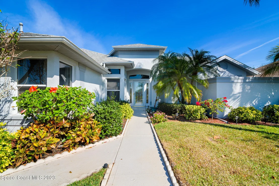 Photo of 2398 Golf Vista Boulevard