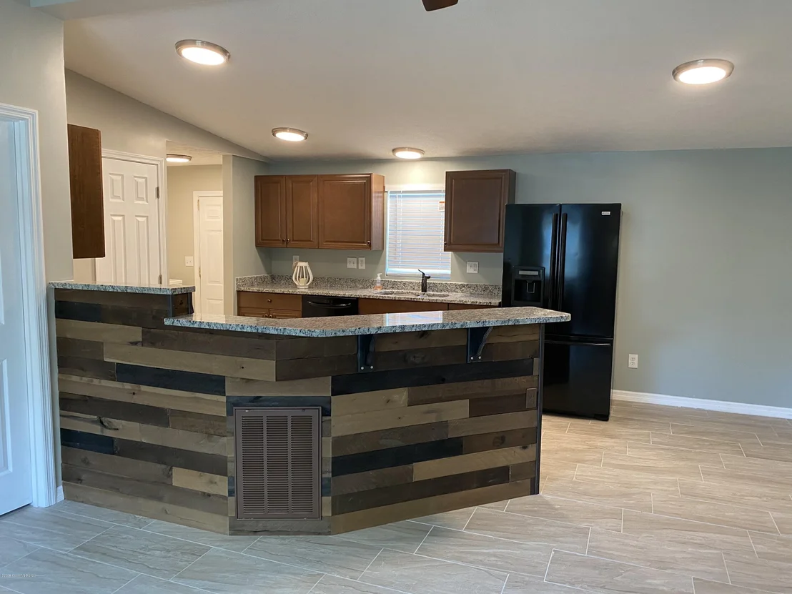 Photo of 2350 Parrish Road