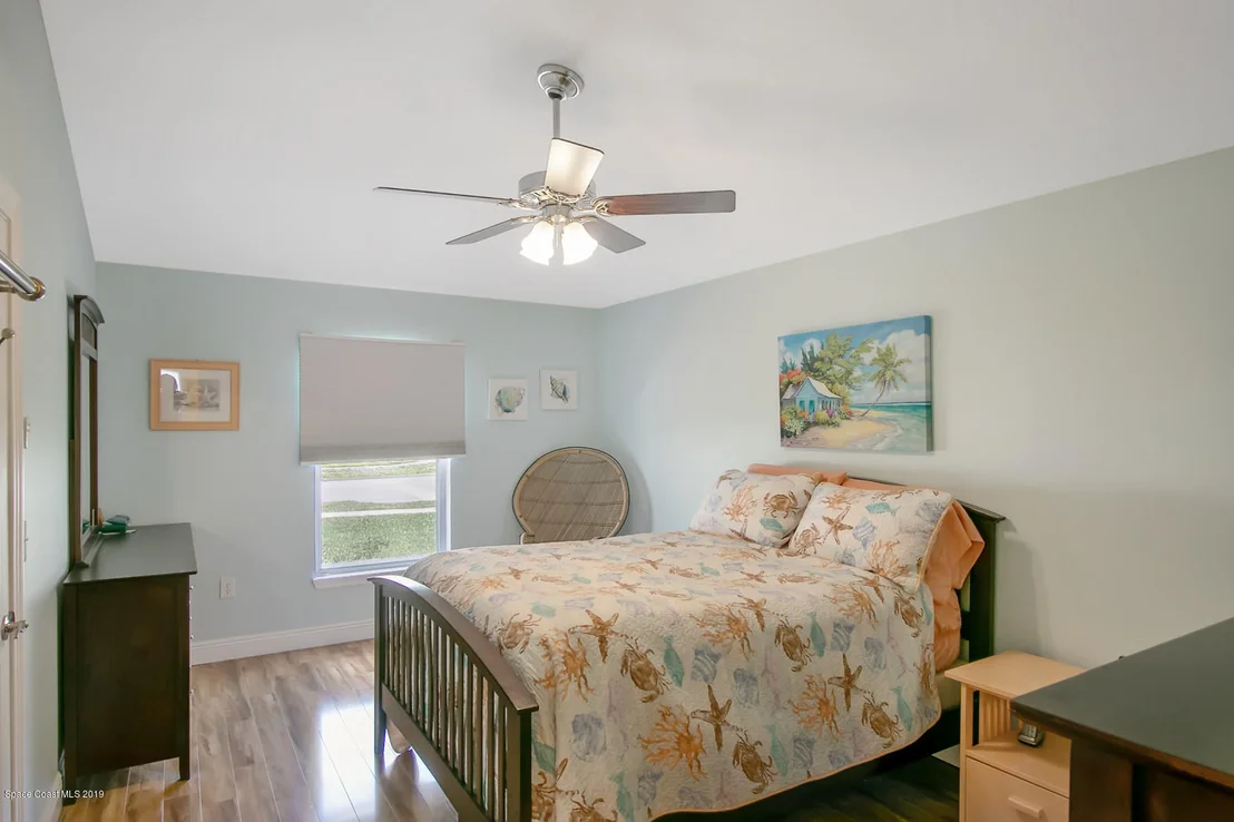 Photo of 2423 Mountain View Avenue