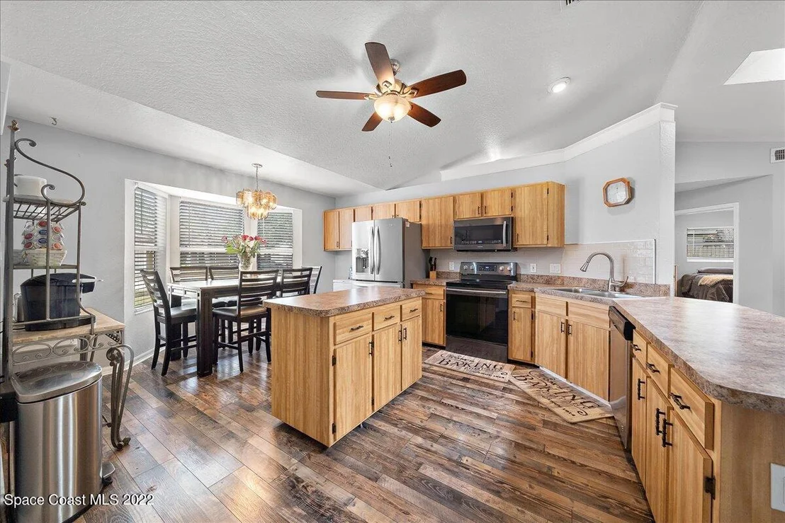 Photo of 6165 Corning Road