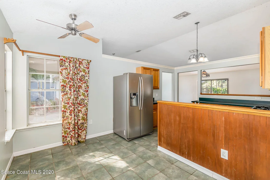 Photo of 216 Oak Lake Road