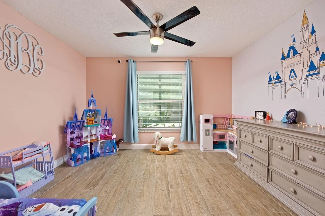 Photo of 229 Chalet Avenue