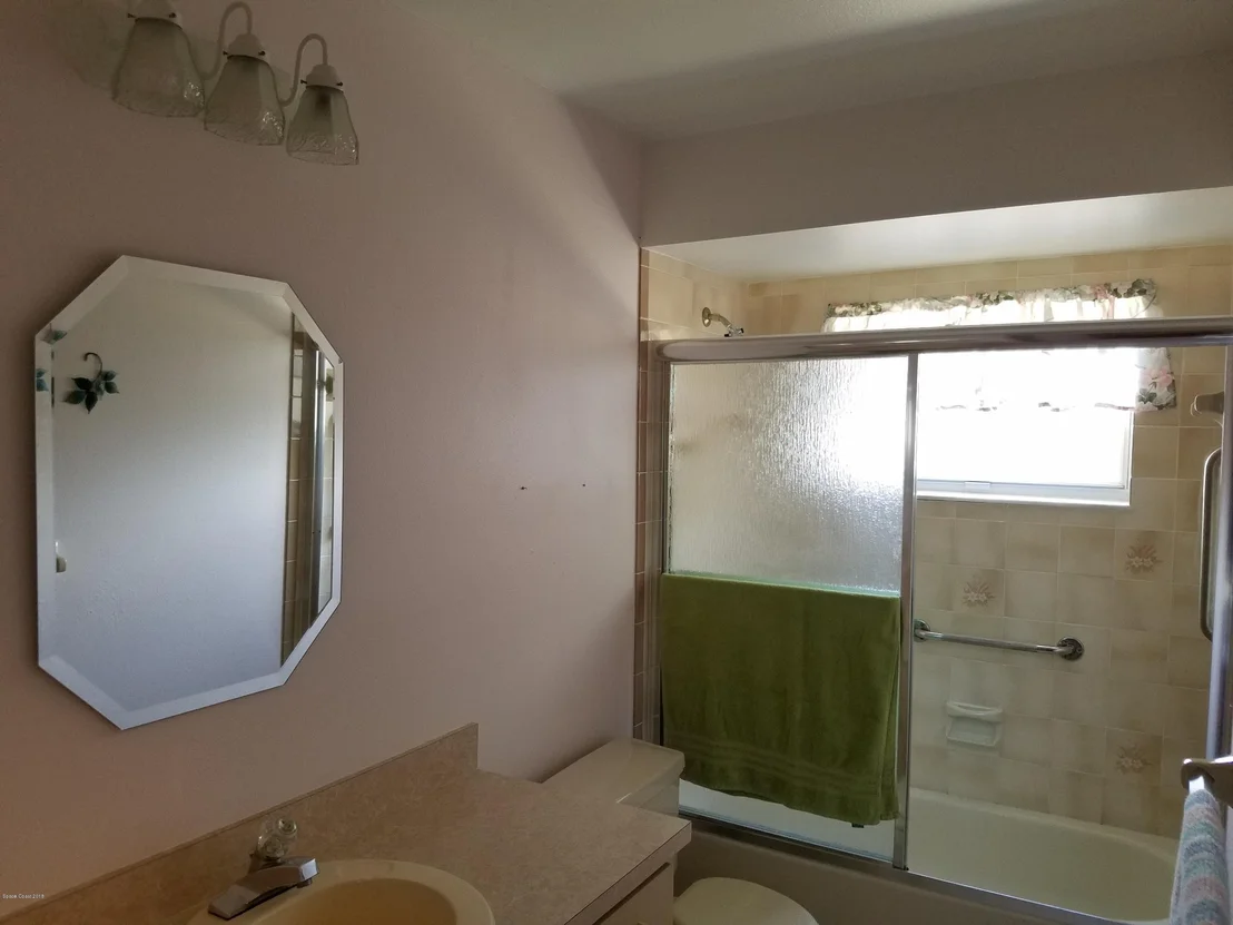 Photo of 993 Hibiscus Street