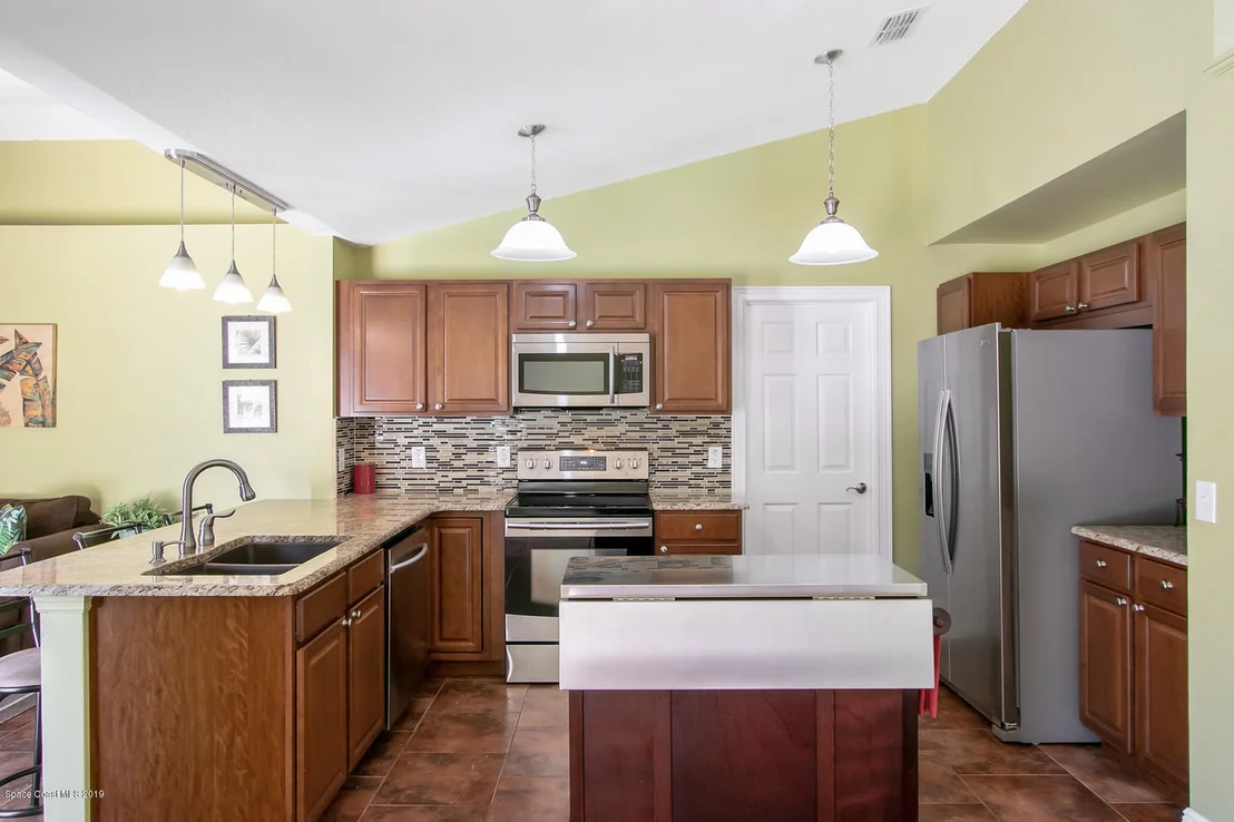 Photo of 2423 Mountain View Avenue