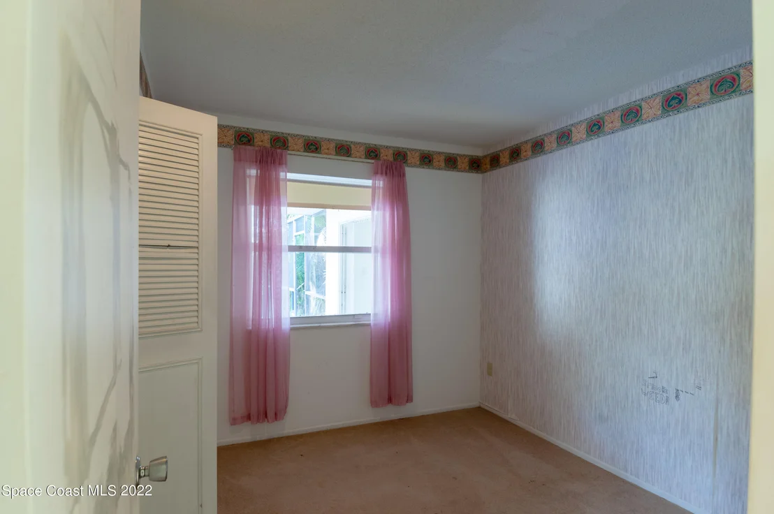 Photo of 722 Bianca Drive NE