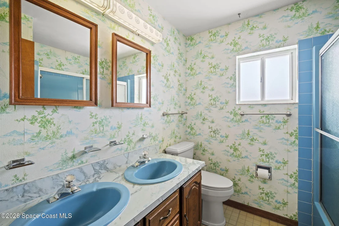 Photo of 945 Bluegrass Lane