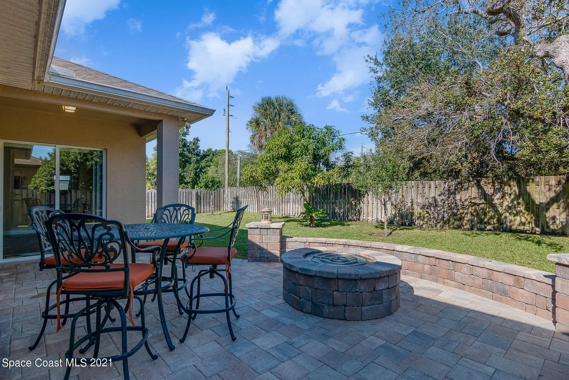 Photo of 2015 Botanica Circle