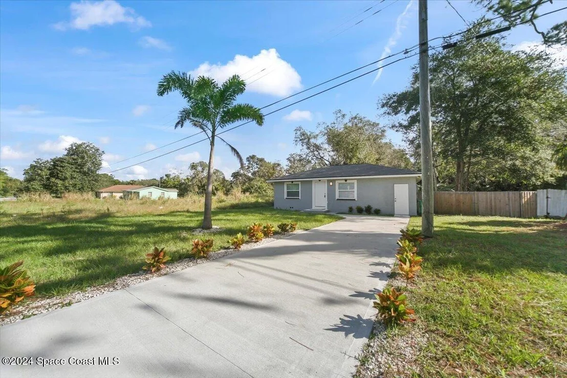 Photo of 2651 Pineapple Avenue