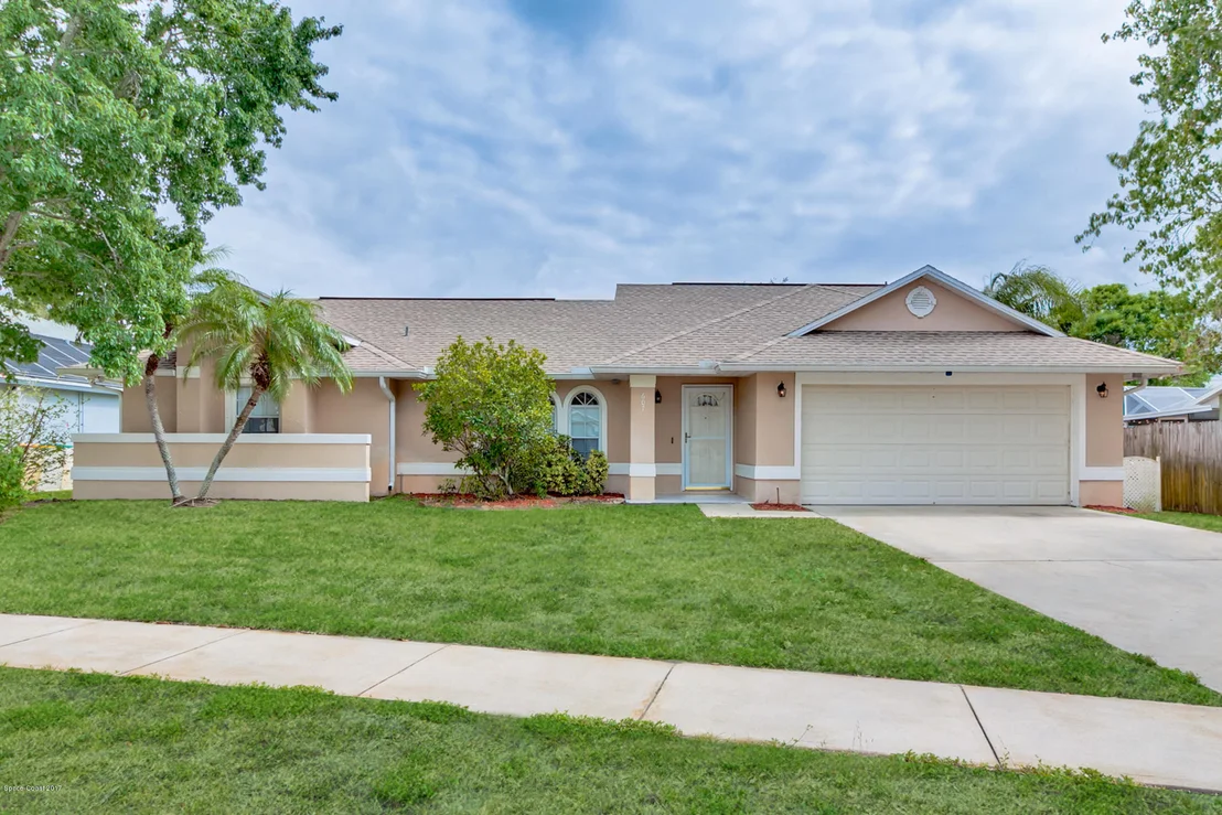 Photo of 607 Sandpiper Circle