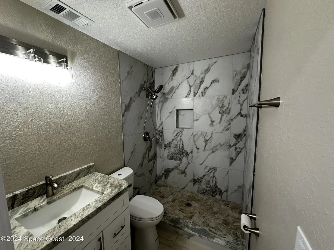 Photo of 1171 Abbey Circle NE