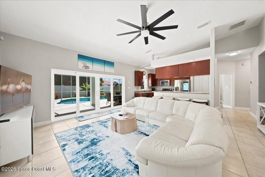 Photo of 195 River Drive