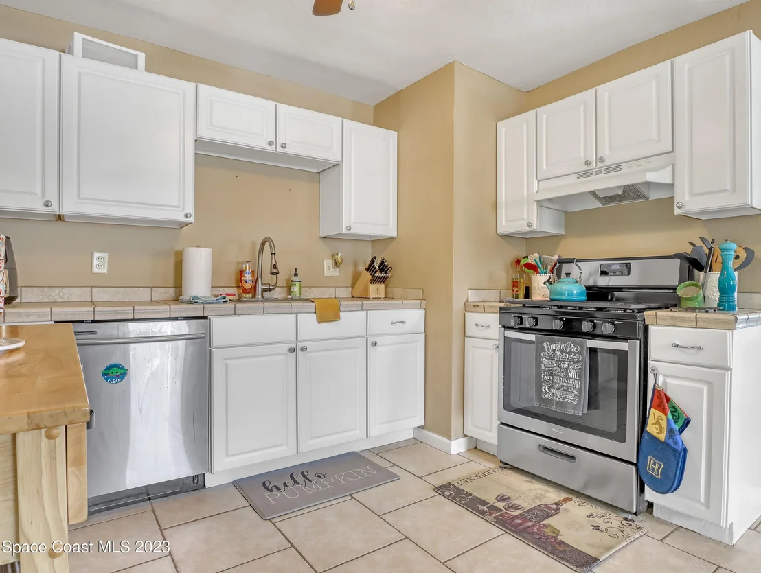 Photo of 695 Teak Drive