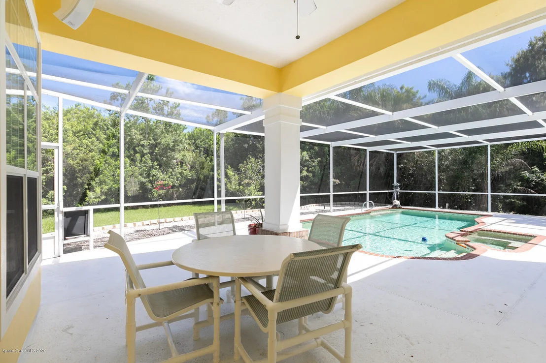 Photo of 4435 Canard Road