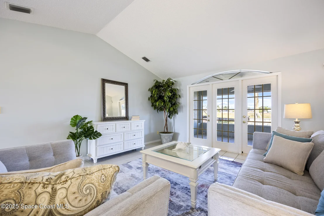 Photo of 897 Champion Drive NE