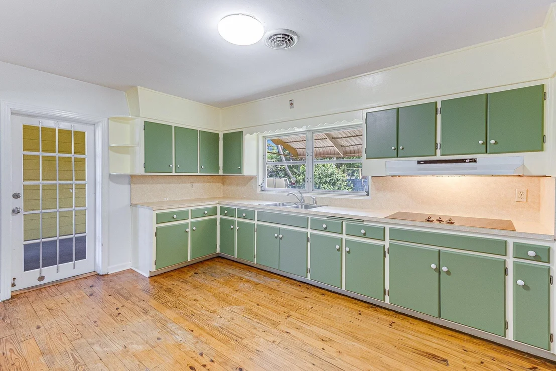 Photo of 114 Lagoon Avenue