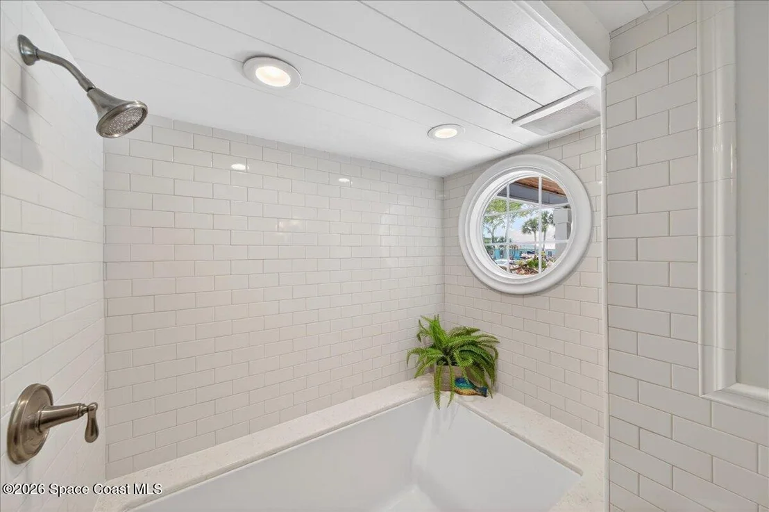 Photo of 433 Blakey Boulevard
