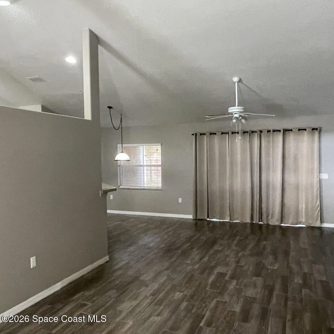 Photo of 2028 Gloria Circle NE