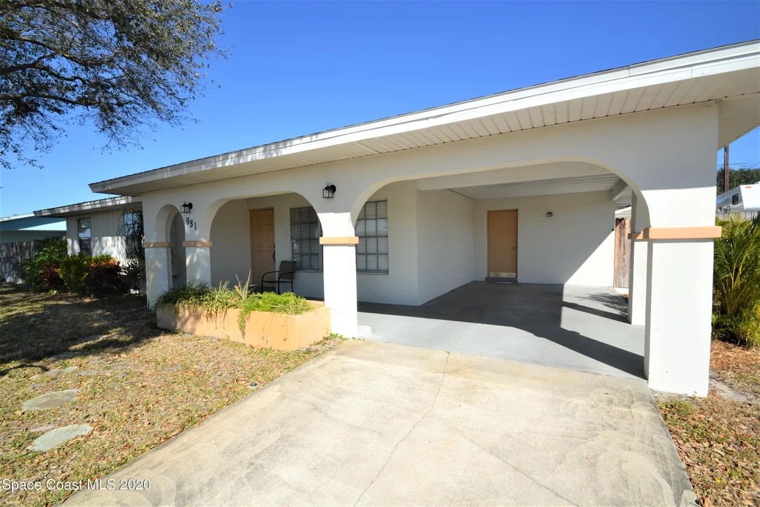 Photo of 981 Bacon Circle NE