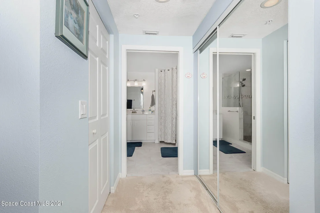 Photo of Unit 705 at 100 Riverside Drive