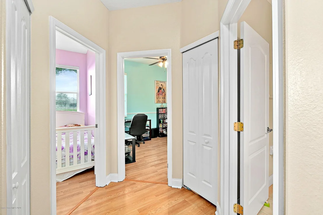 Photo of 1541 Bridgeport Circle