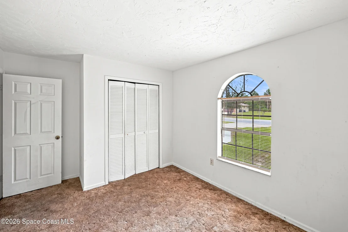 Photo of 2425 Cogan Drive SE