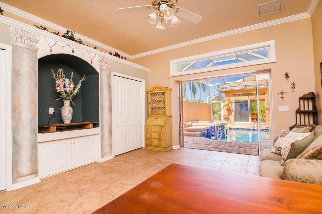 Photo of 943 Palm Brook Drive