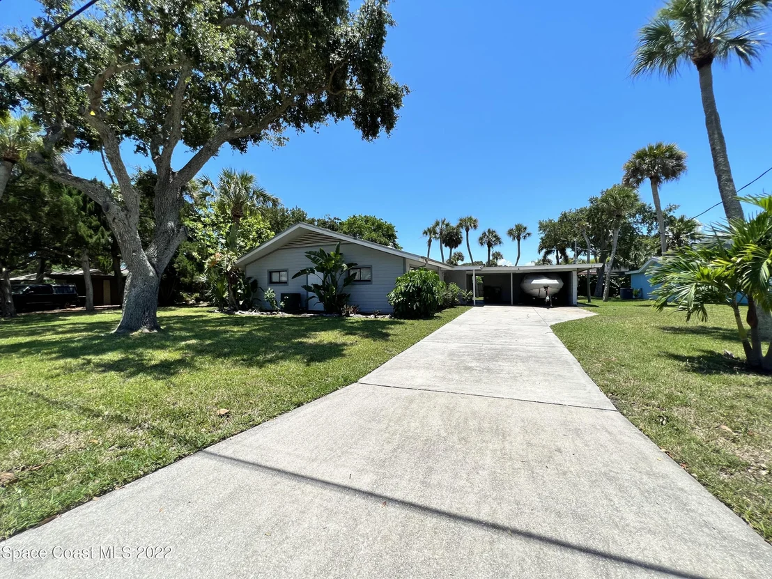 Photo of 142 Antigua Drive