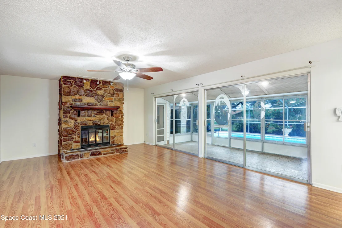 Photo of 1049 Glenham Drive NE